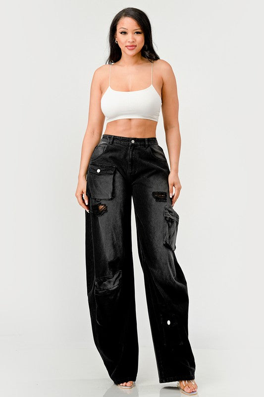 BLACK RIPPED CARGO PANTS