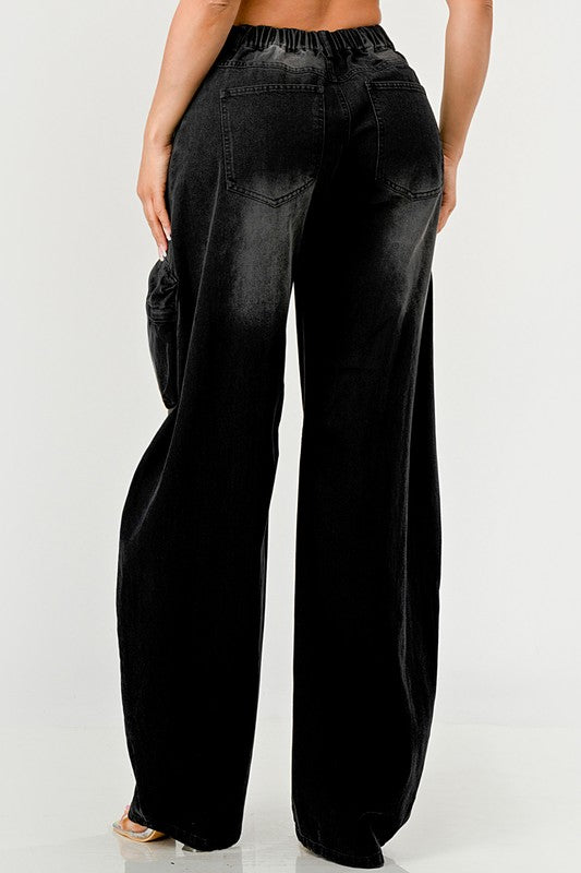 BLACK RIPPED CARGO PANTS