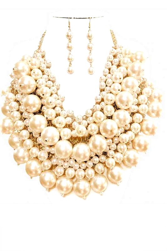 Zillion Pearls Statement Necklace Set