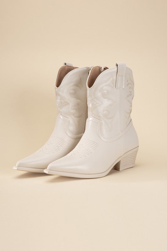 2 Beyoncé Inspired Western Cowboy Carter Booties