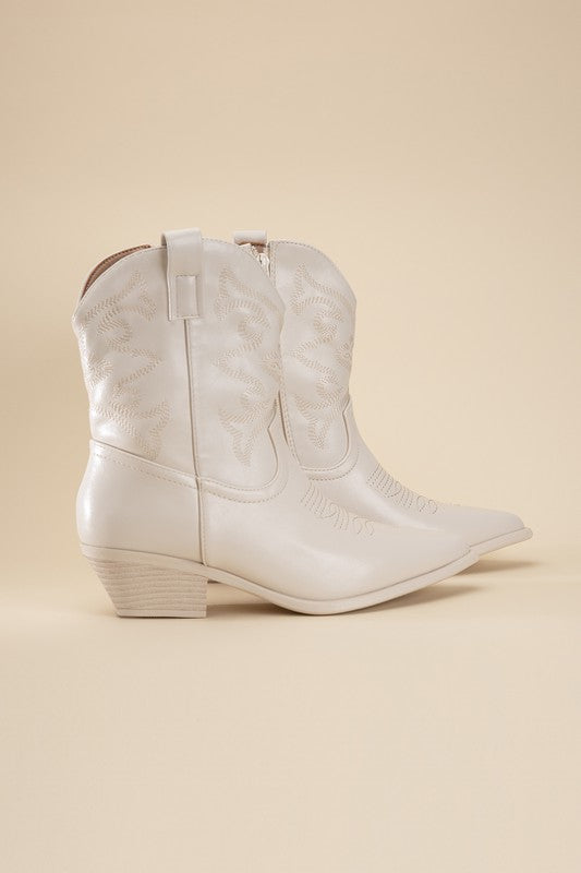 2 Beyoncé Inspired Western Cowboy Carter Booties