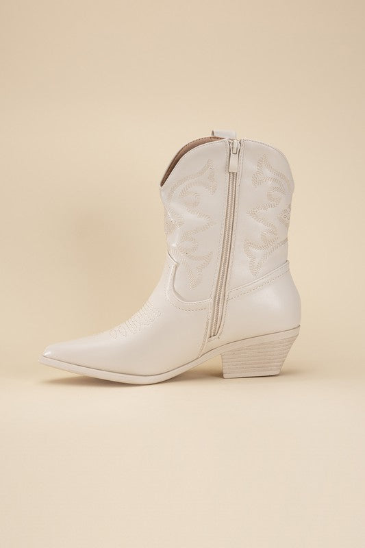 2 Beyoncé Inspired Western Cowboy Carter Booties