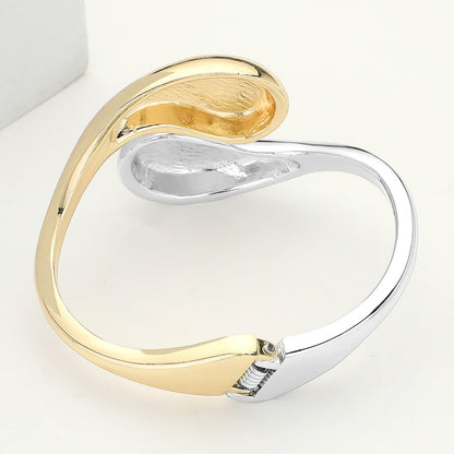 Gold Metal Teardrop Tip Hinged Bracelet