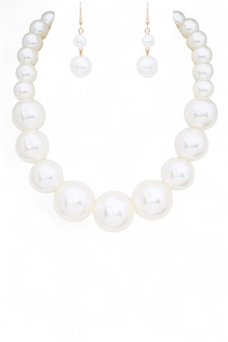 Akaya Large Pearl Statement Necklace